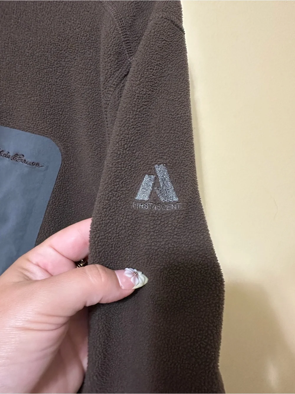 Eddie Bauer First Ascent Polartec 1/2 Zip Fleece Pullover Contrast Pocket Men M